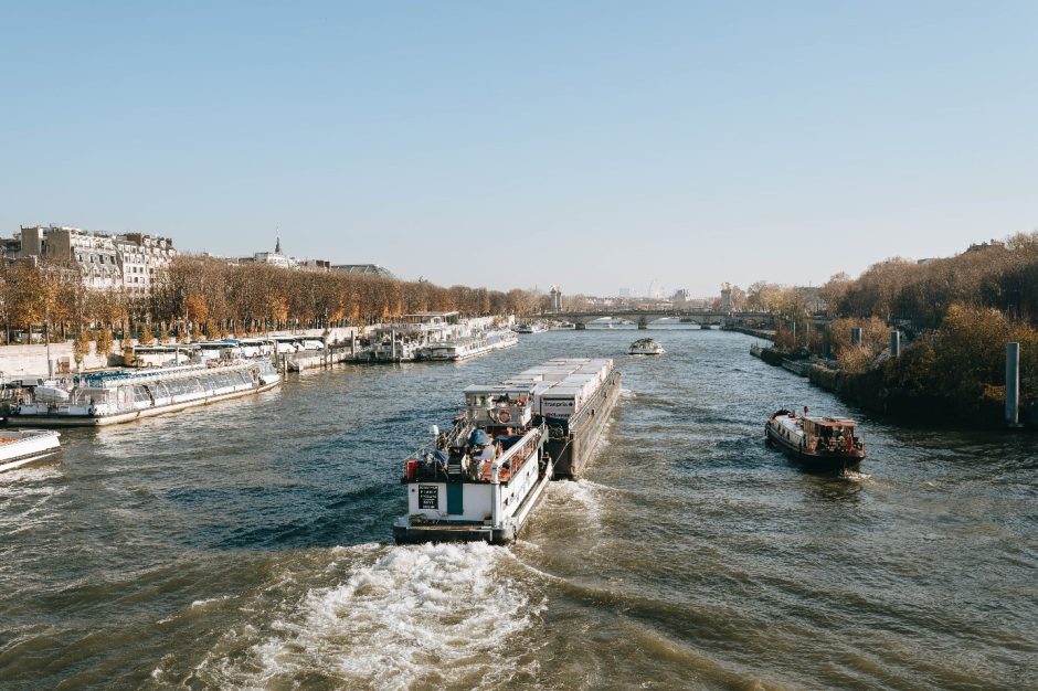 Inland waterway transport aids deliveries in Paris for Ikea and ...