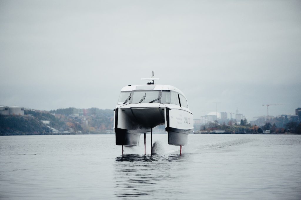 The flying Candela P12 – operation with hydro foiling technology (Source: Candela)